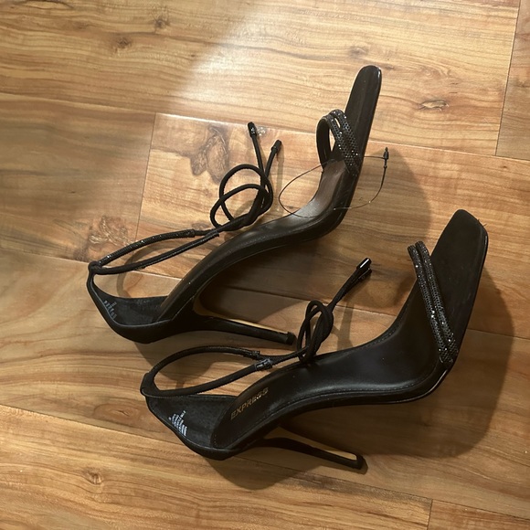 Strappy Black Sandals Express - Picture 6 of 6